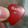 Galli P71R Formula POLYCARBONATE GLITTER Púa 0.60 mm, rojo destello